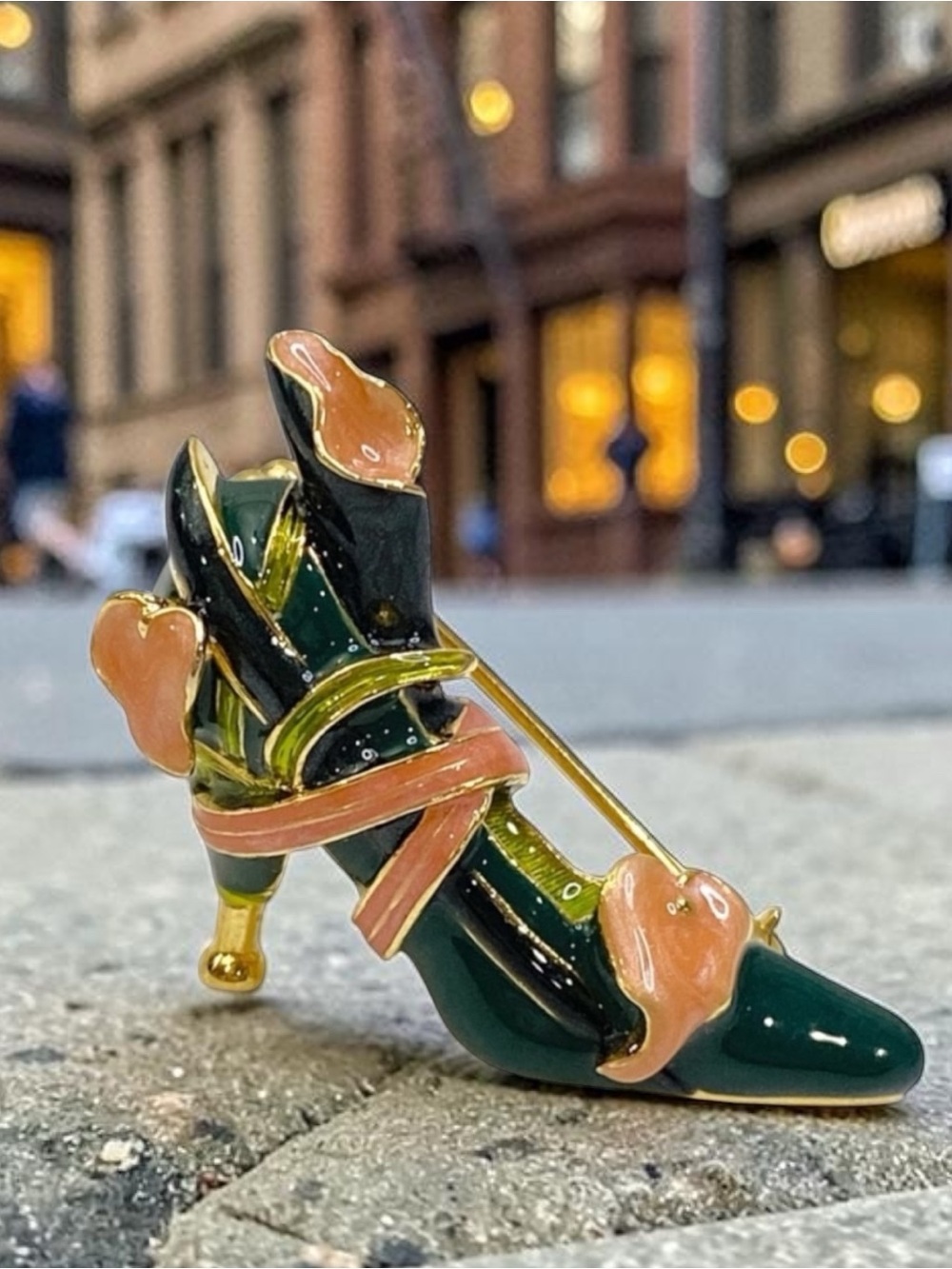Kenneth JAY LANE vintage enamel, high heel shoe brooch pin VGUC